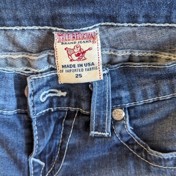 True Religion women's jeans size 25.  Silver badge on back of jeans. - Picture 5 of 9